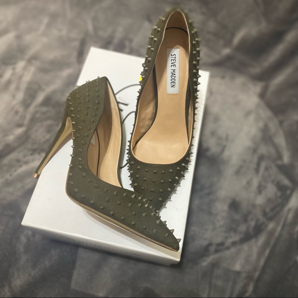Steve Madden "Daisie" Spiked Heel